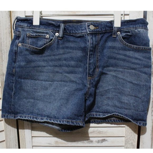 Banana Republic CLASSIC DENIM SHORT (993) - Picture 4 of 7